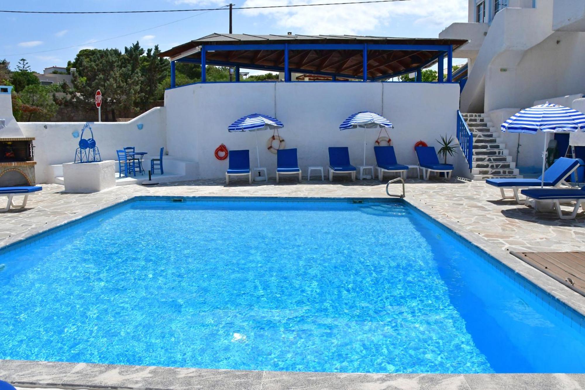 Blue Dolphin Studios And Apartment Vagia  Екстериор снимка