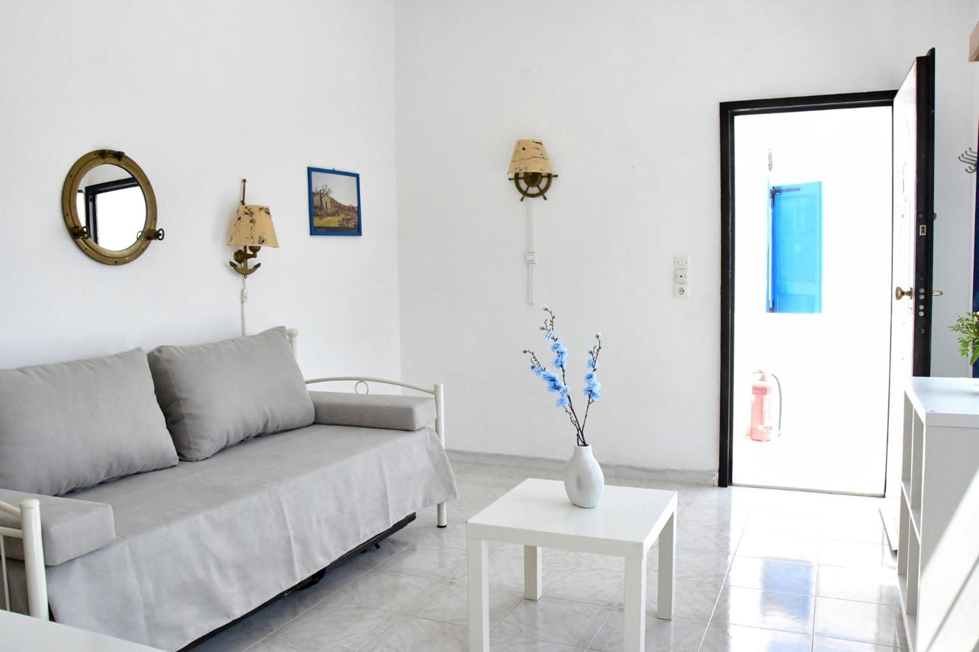 Blue Dolphin Studios And Apartment Vagia  Екстериор снимка
