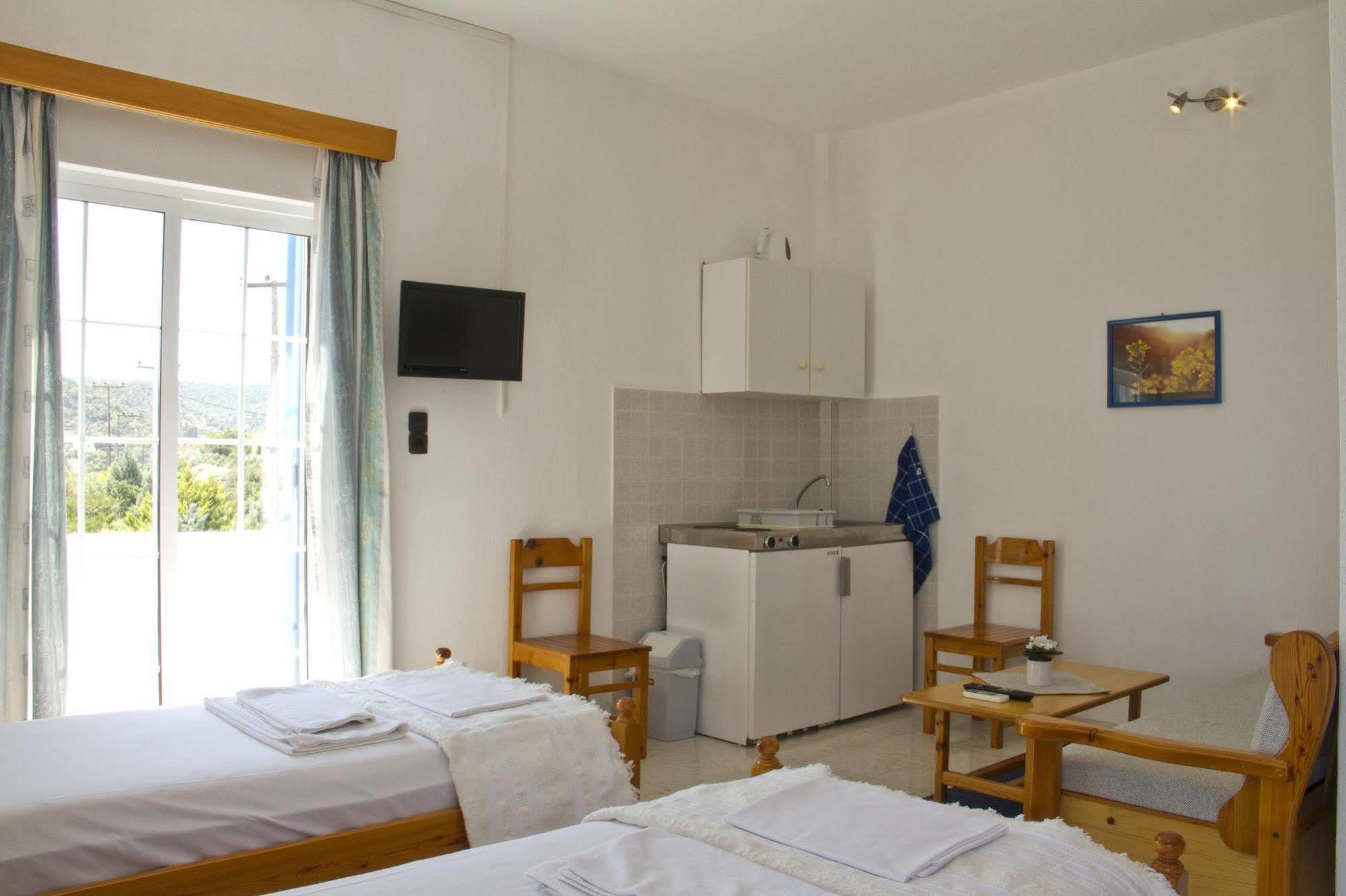 Blue Dolphin Studios And Apartment Vagia  Екстериор снимка